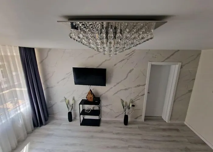 Central Luxe - Elisha Apartment *