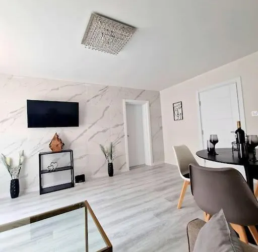 Central Luxe - Elisha *