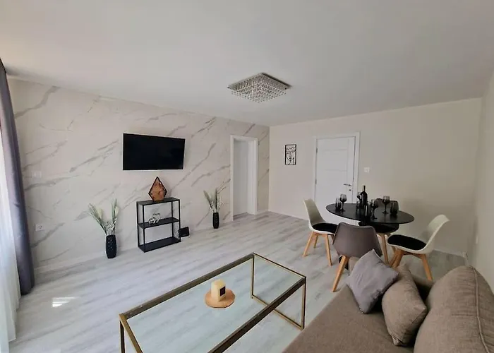 Central Luxe - Elisha *