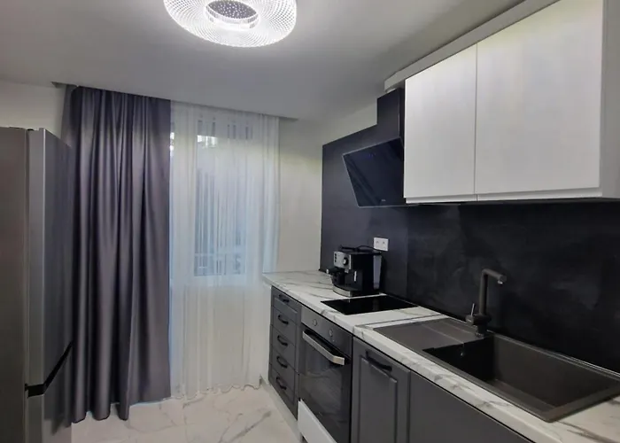 Central Luxe - Elisha * Varna